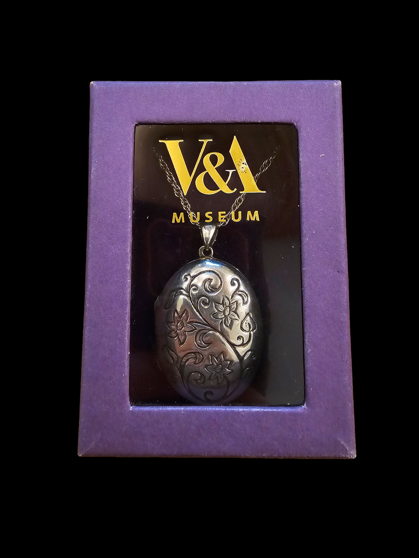 V&A Museum Sterling Silver Shakespeare Locket