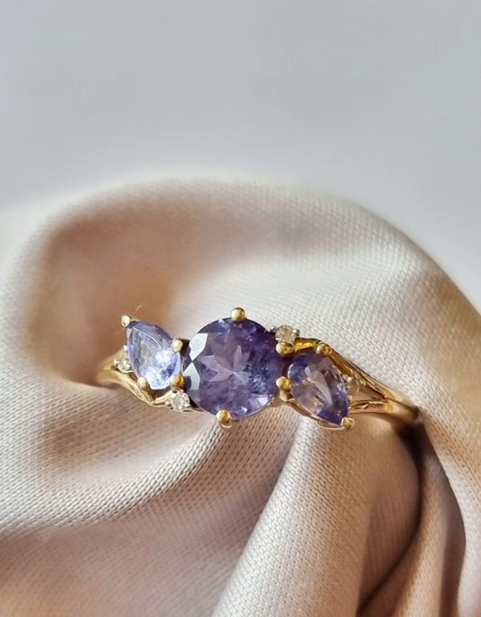 9ct Gold Tanzanite and Diamond Ring