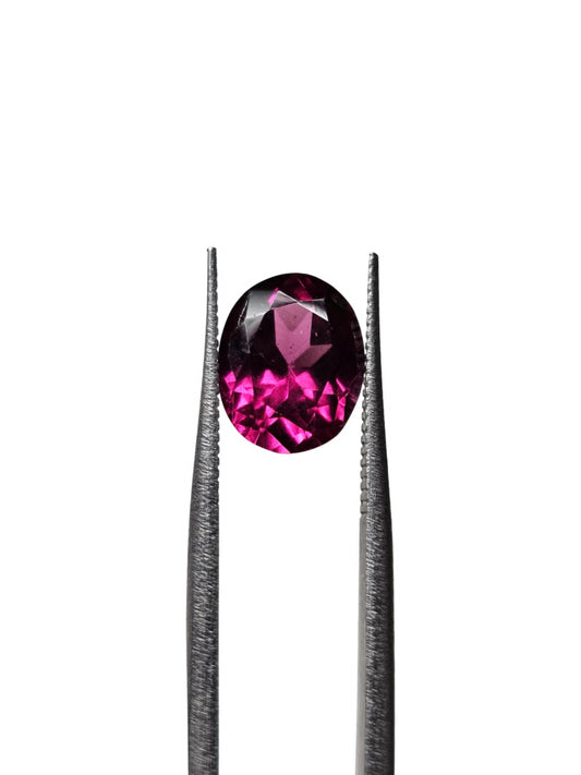 Garnet Rhodolite Gemstone Oval 10x8x5mm 3ct