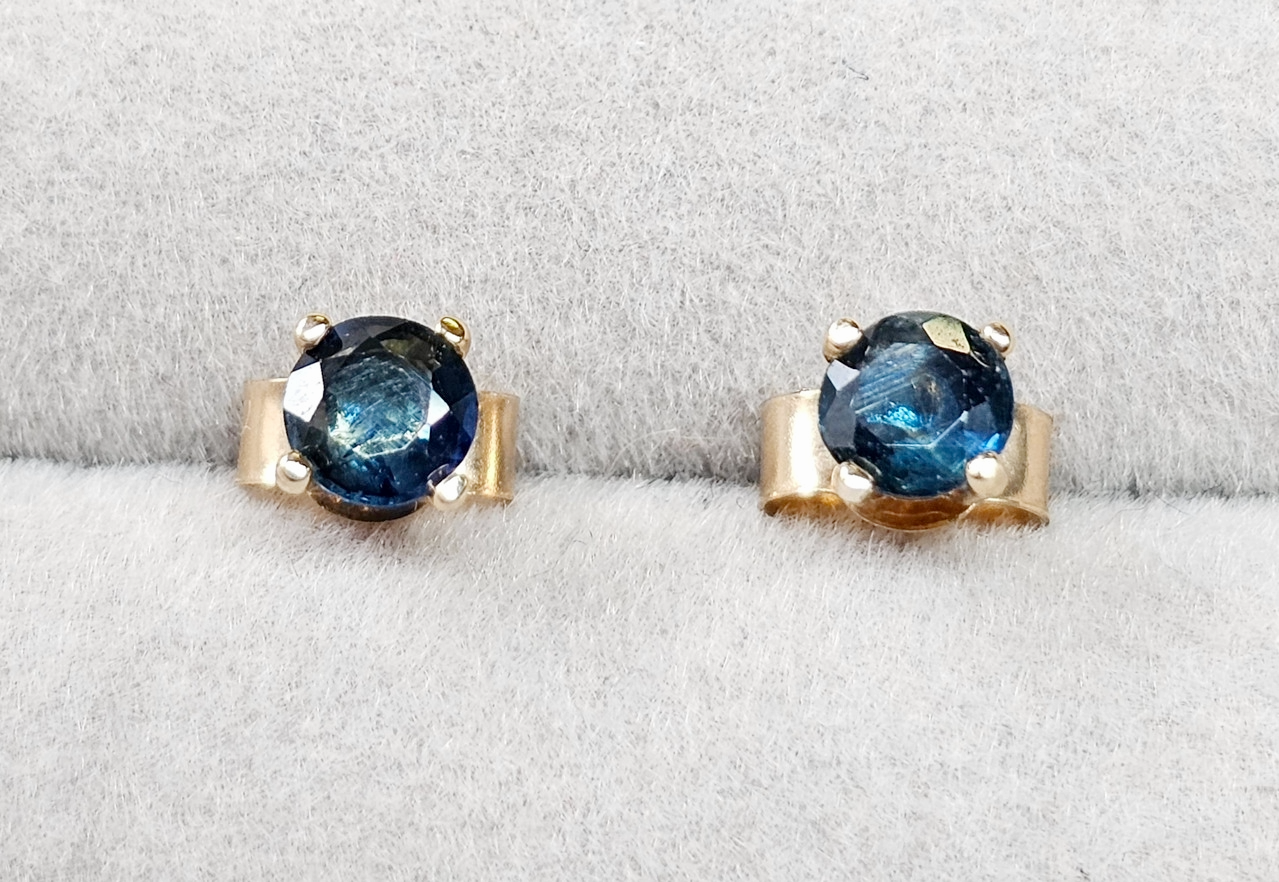 Sri Lanka Sapphire 9ct Gold Stud Earrings