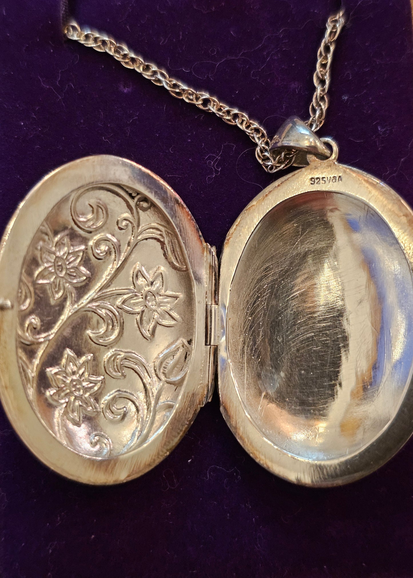 V&A Museum Sterling Silver Shakespeare Locket