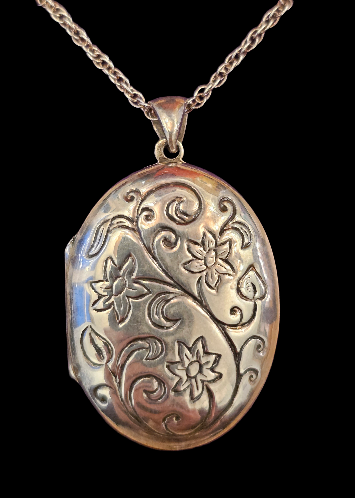 V&A Museum Sterling Silver Shakespeare Locket